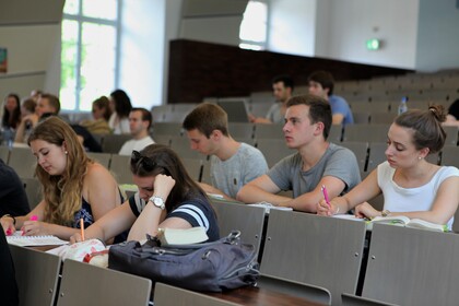 Studierende im Hörsaal