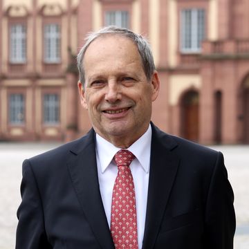 Prof. Dr. Wolf-Rüdiger Schenke