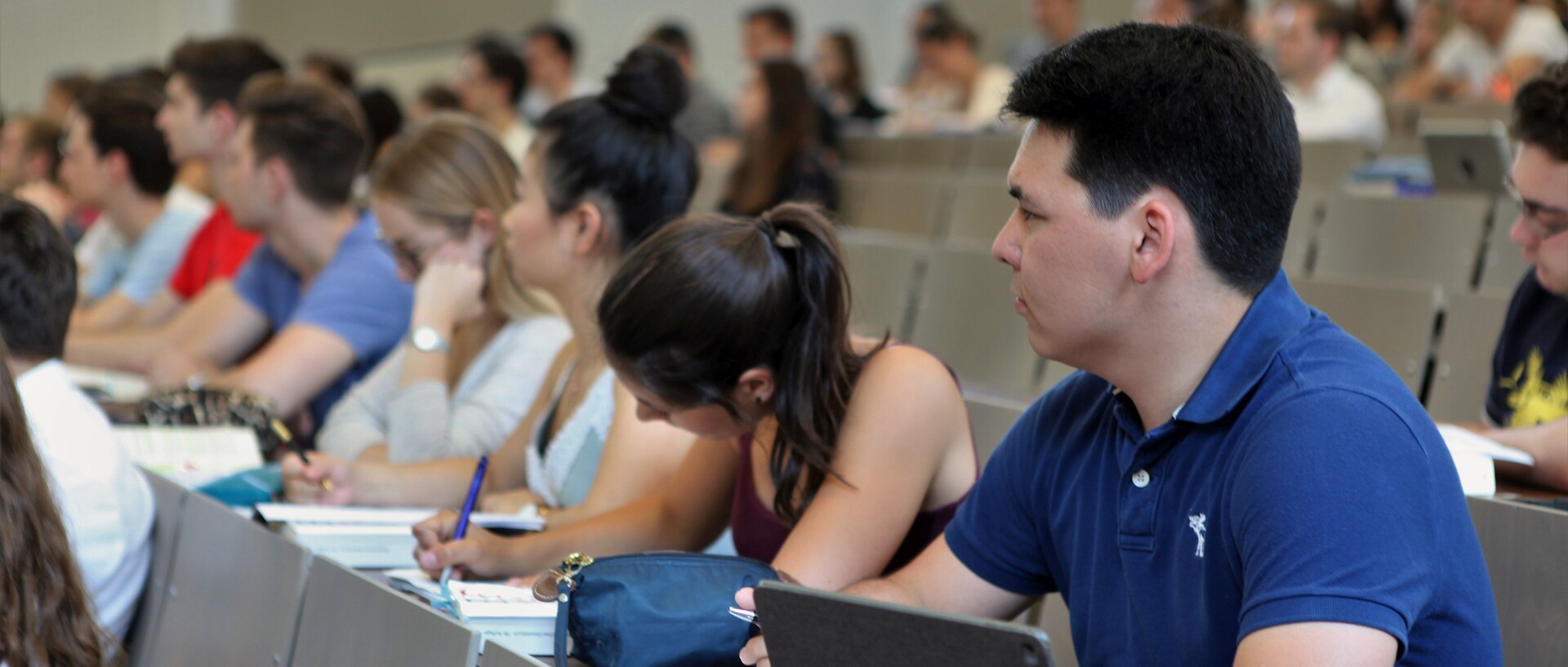 Studierende im Hörsaal