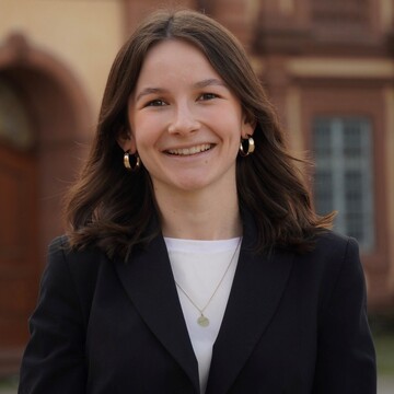 Gesine Freimuth, LL.B.