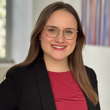 Amy Rossade, Energiejuristin (Univ. Jena)