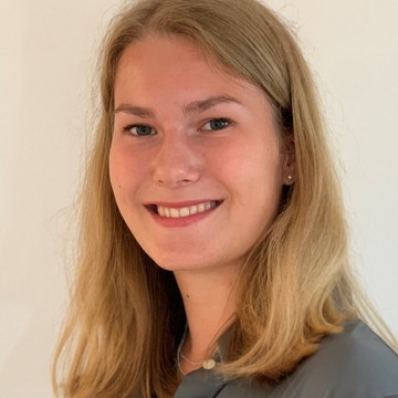 Lara Berg, LL.B.