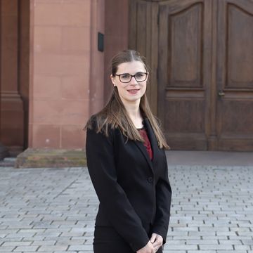 Dipl.-Jur. Elisabeth Alt
