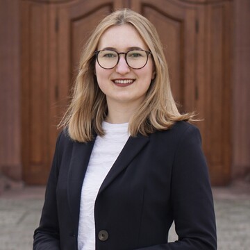 Laura Prosen, LL.B.