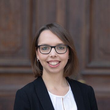 Louisa H&auml;rdle, Ass. iur.