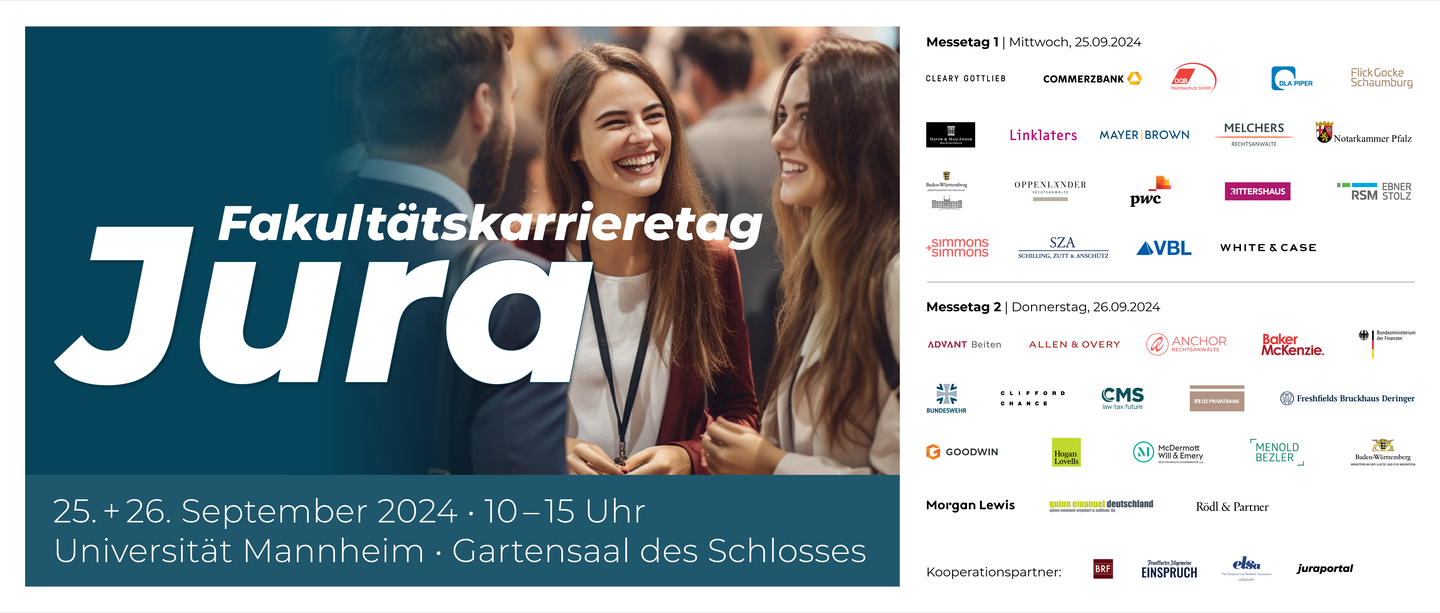 drei Personen auf einer Messe im Gespräch