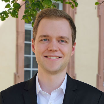 Lukas Wörner, LL.B.