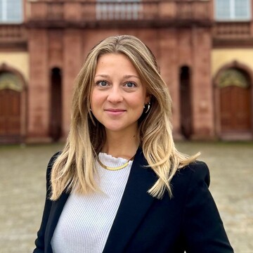 Vanessa Rohn, LL.B.